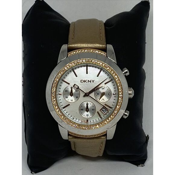 DKNY NY-8586 Women's Brown Leather Analog Silver Dial Quartz Genuine Watch VK255 - Picture 1 of 12